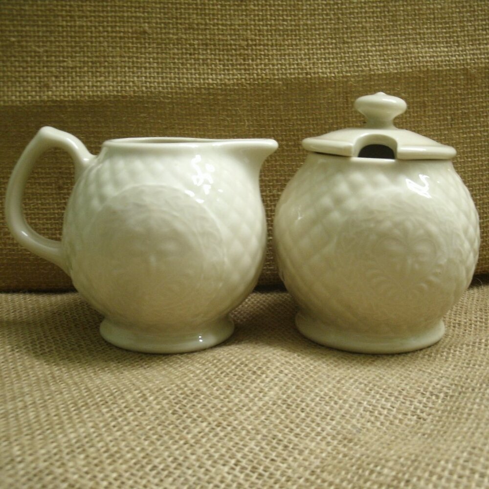 Longaberger Creamer & Sugar 2004 Collectors Club Edition NIB